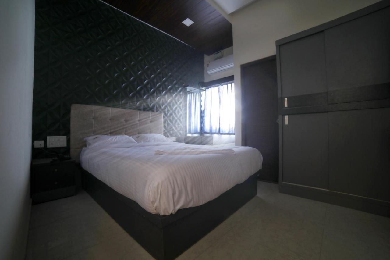 Jai Wings Hotel ปอนดิเชอรี ภายนอก รูปภาพ